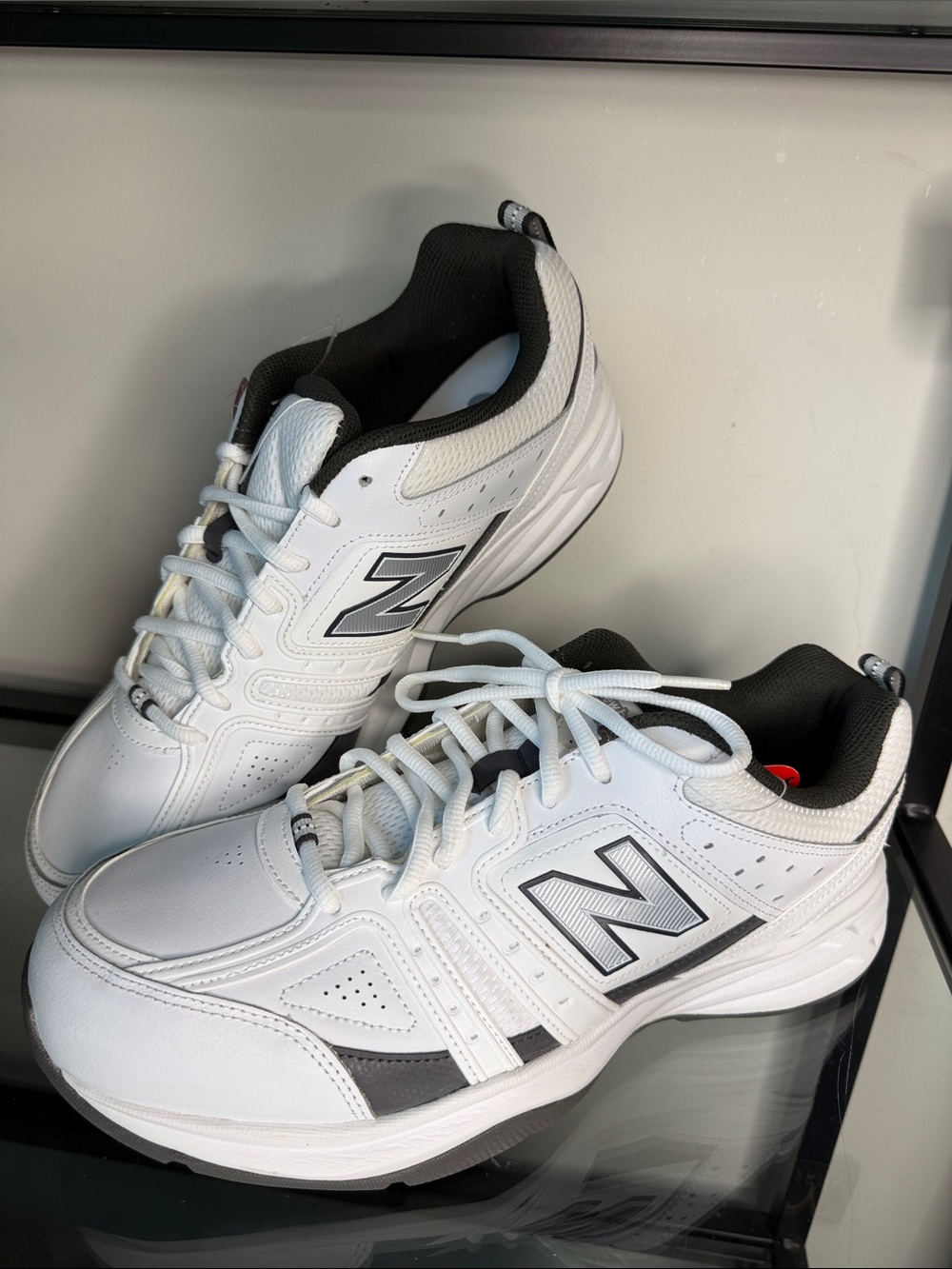 NWT men’s White New Balance Sneaker s size 11 Wide